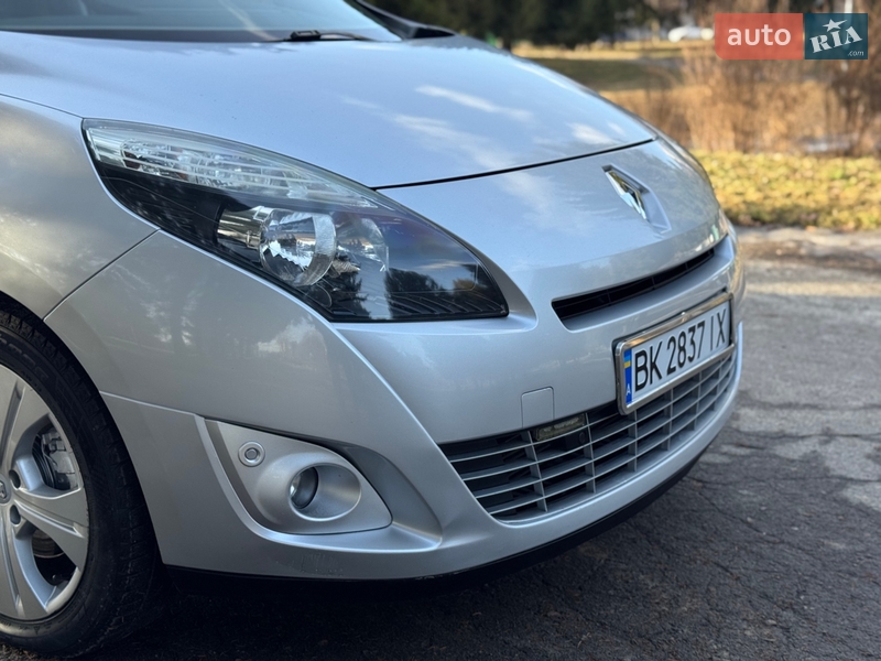 Минивэн Renault Scenic 2010 в Ровно
