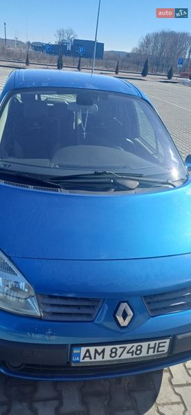 Минивэн Renault Scenic 2005 в Озерном