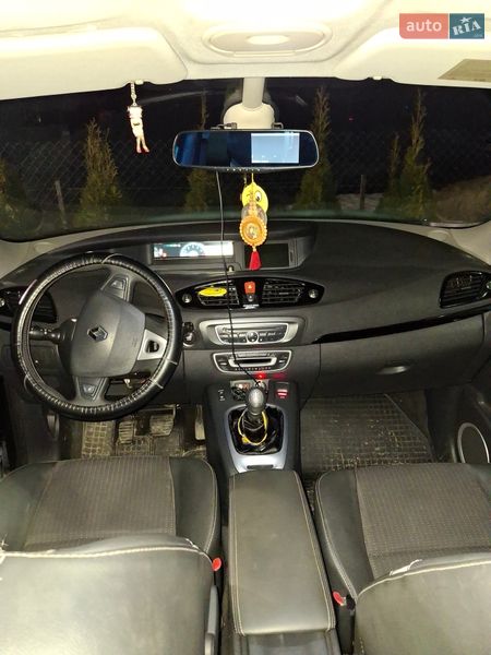 Минивэн Renault Scenic 2011 в Ровно