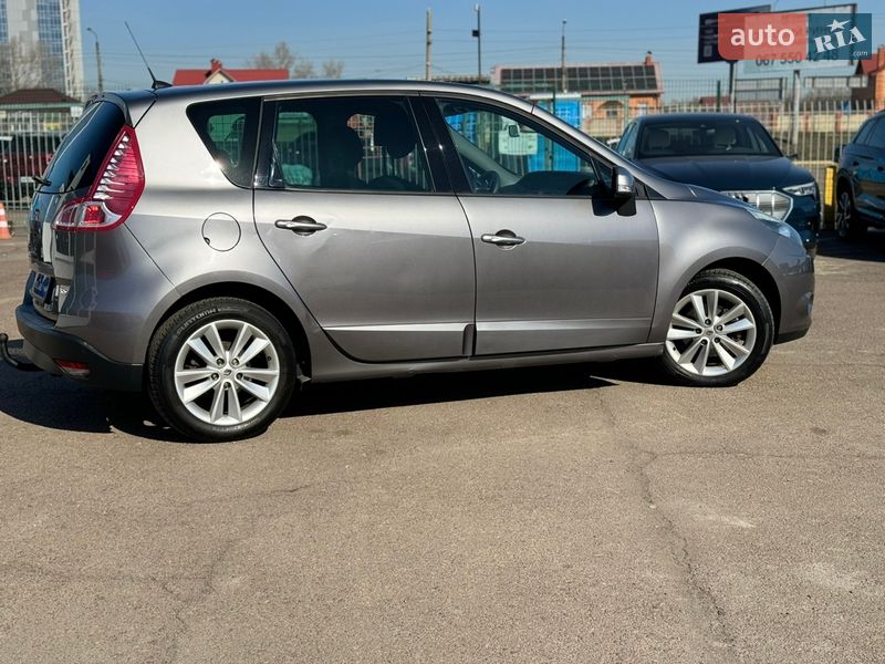 Мінівен Renault Scenic 2010 в Києві