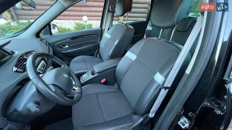 Минивэн Renault Scenic 2013 в Киеве