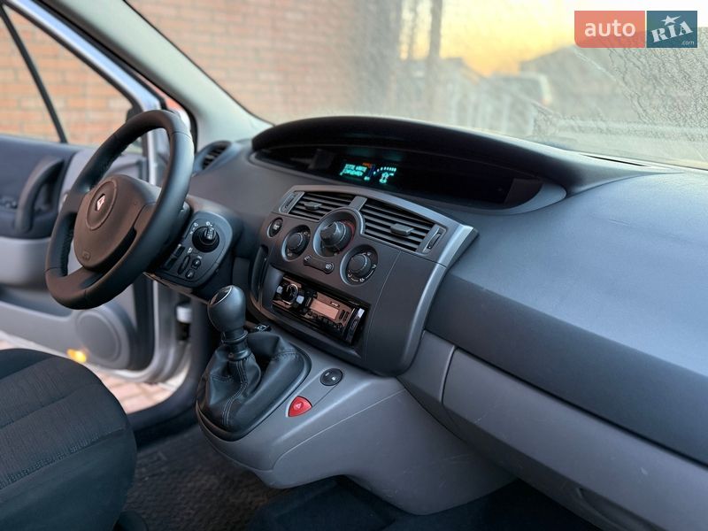 Минивэн Renault Scenic 2006 в Сарнах
