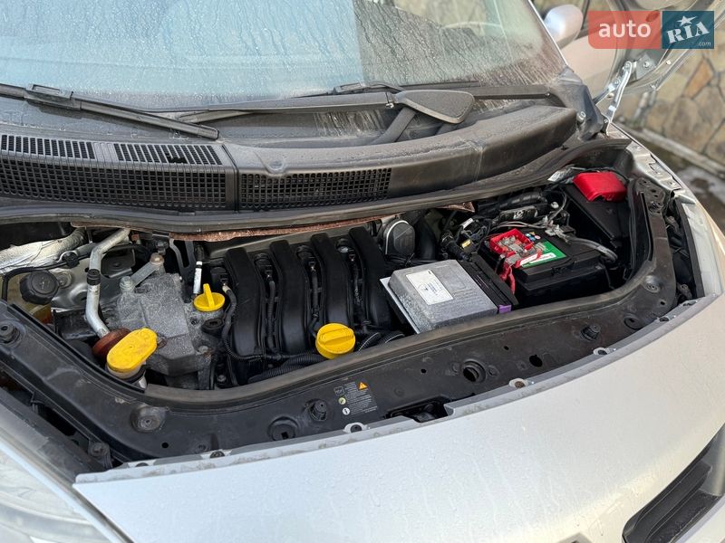 Минивэн Renault Scenic 2006 в Сарнах