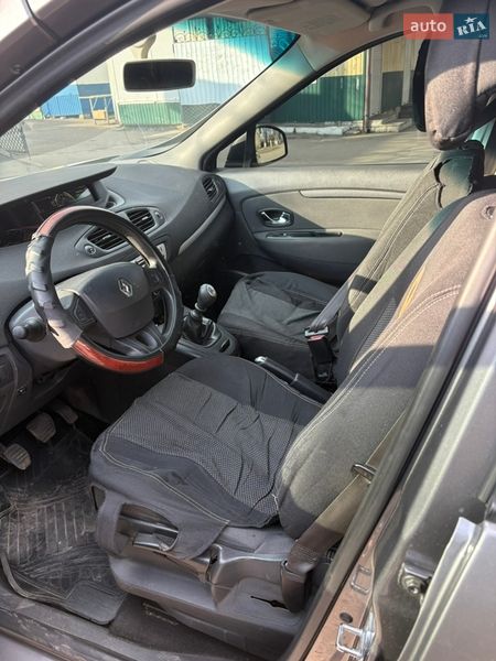 Минивэн Renault Scenic 2013 в Карловке