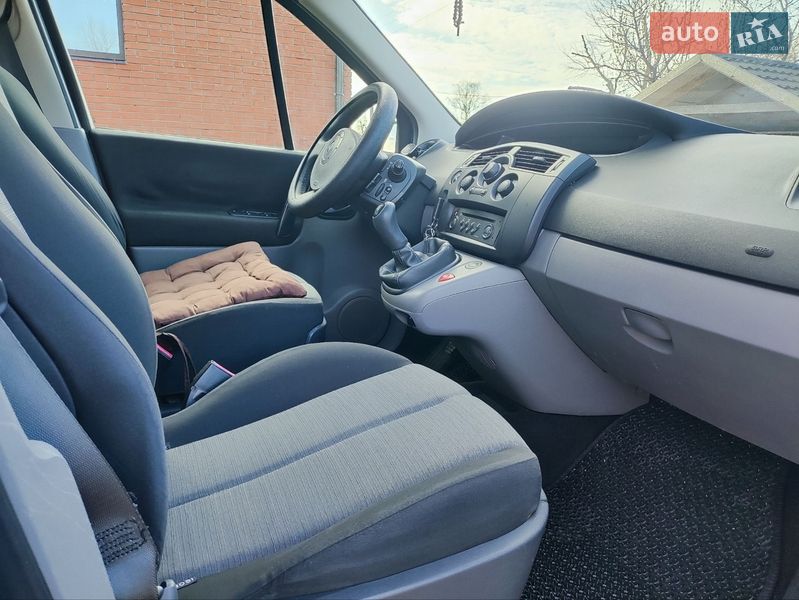 Минивэн Renault Scenic 2004 в Нововолынске