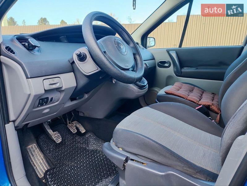 Минивэн Renault Scenic 2004 в Нововолынске