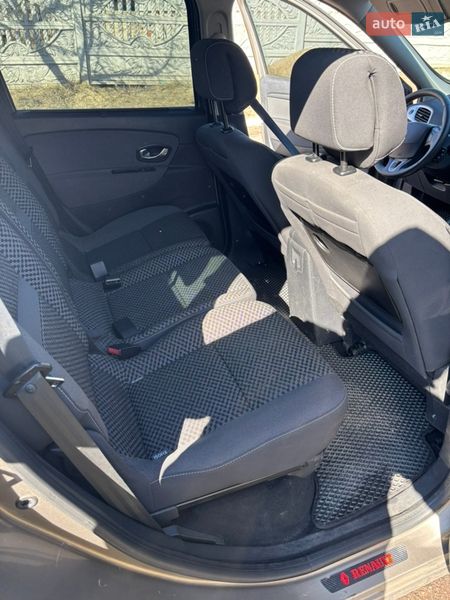 Мінівен Renault Scenic 2011 в Брусилові
