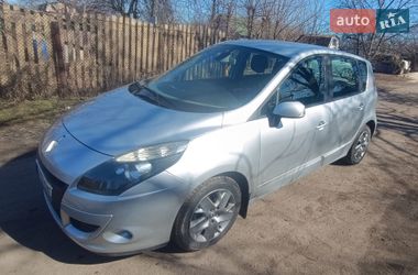 Минивэн Renault Scenic 2011 в Черкассах