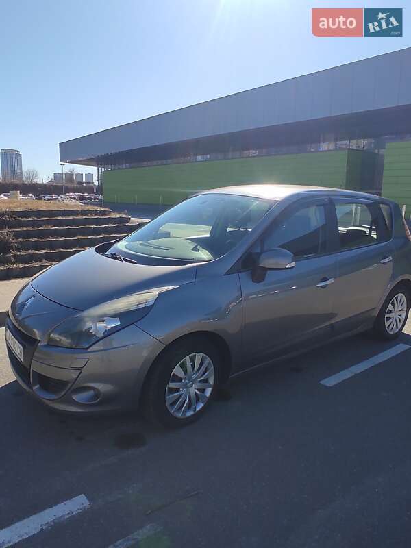 Минивэн Renault Scenic 2011 в Киеве