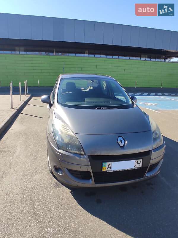 Минивэн Renault Scenic 2011 в Киеве