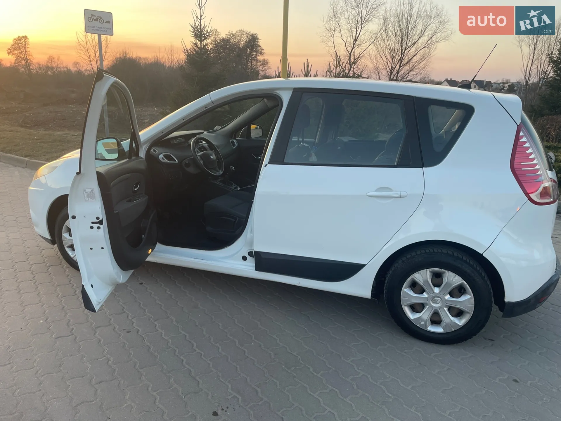 2010 Renault Scenic - мініатюра 2