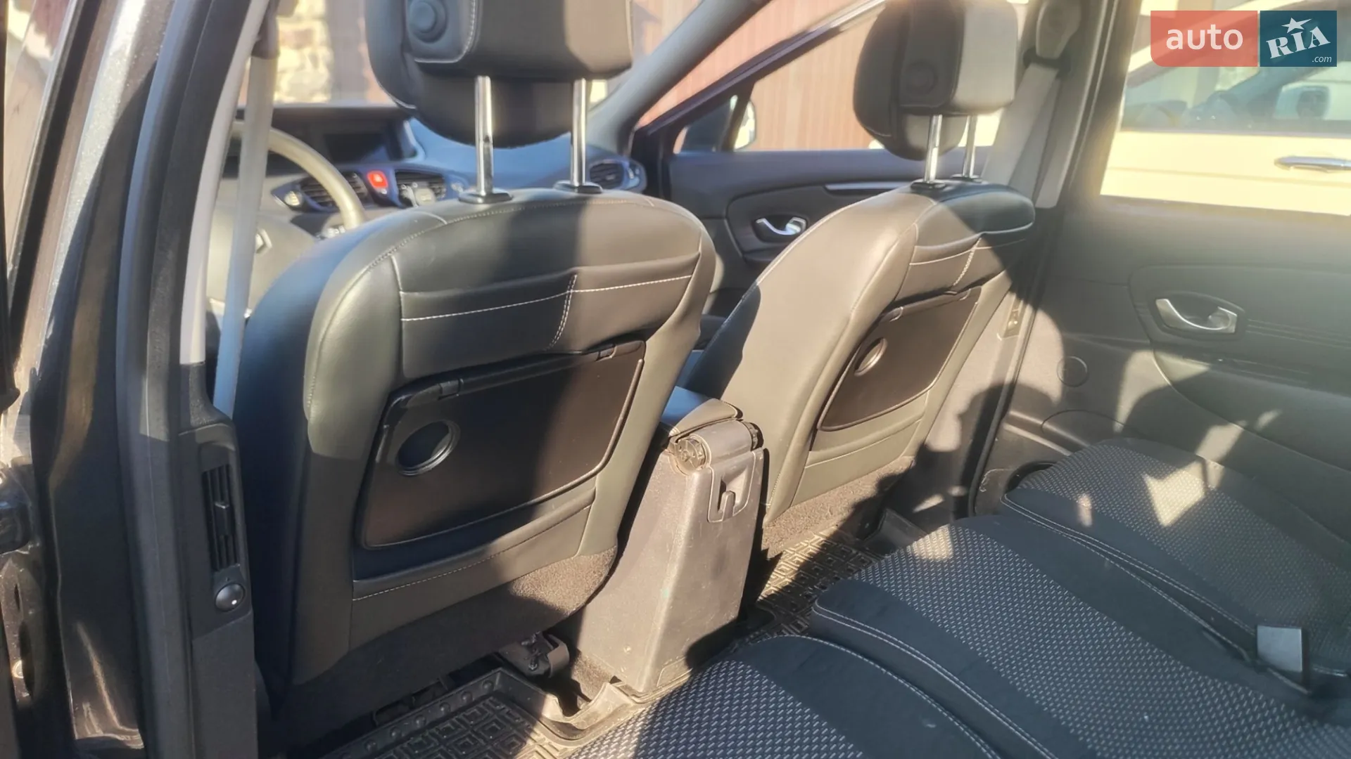 2010 Renault Scenic - мініатюра 14