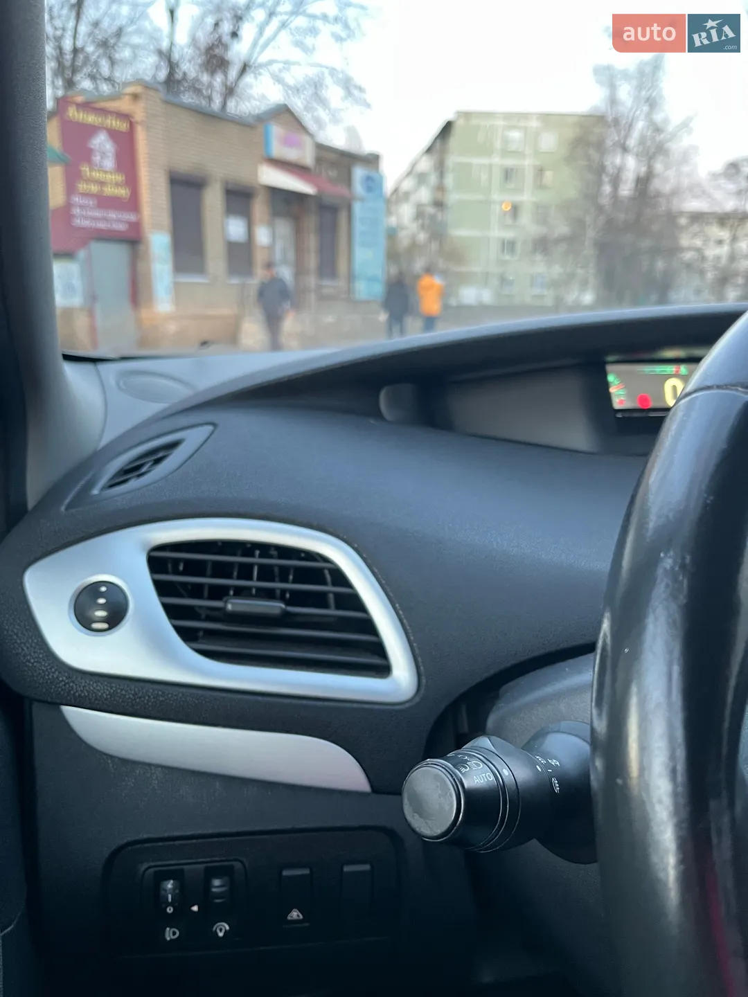 2010 Renault Scenic - мініатюра 3