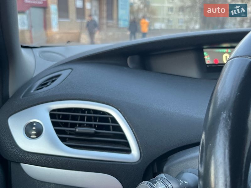 Минивэн Renault Scenic 2010 в Кременчуге