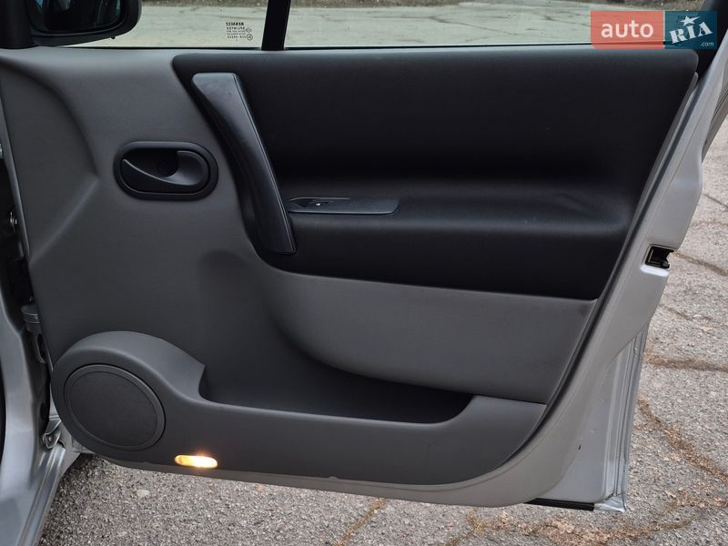 Минивэн Renault Scenic 2006 в Полтаве