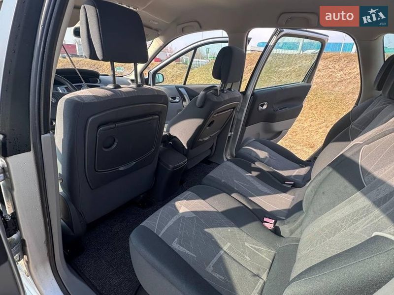 Минивэн Renault Scenic 2005 в Ратным