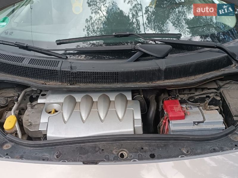 Минивэн Renault Scenic 2005 в Нетешине