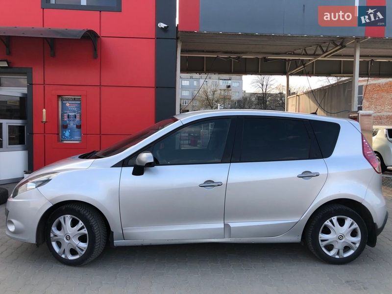 Мінівен Renault Scenic 2011 в Рівному