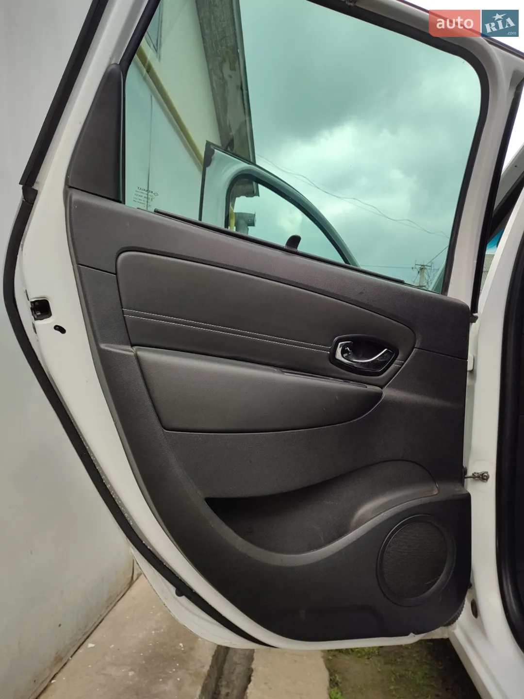 2015 Renault Scenic - мініатюра 12