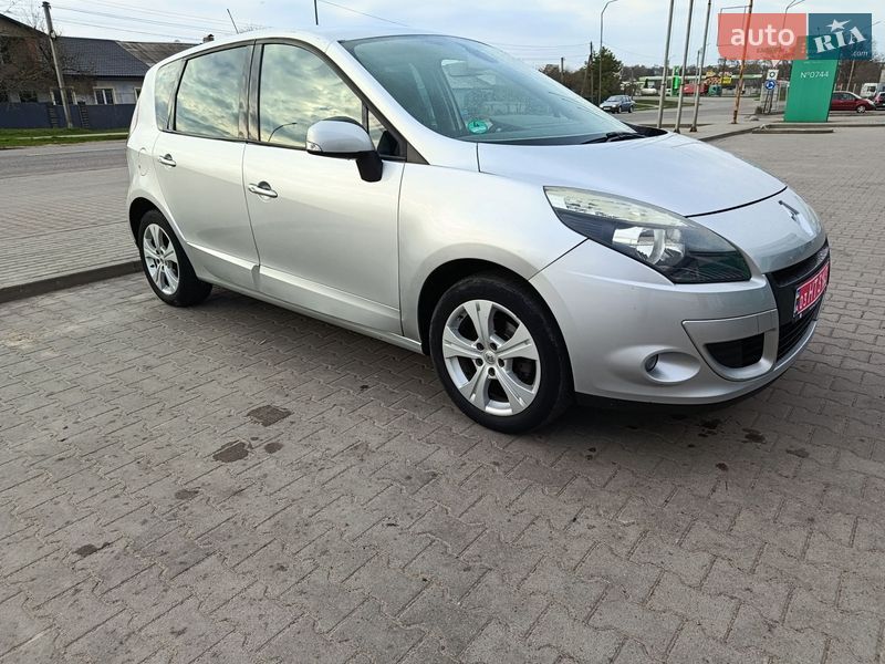 Мінівен Renault Scenic 2010 в Нововолинську