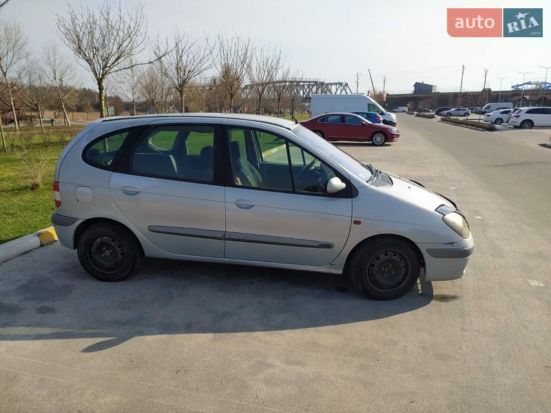 Мінівен Renault Scenic 2002 в Ірпені