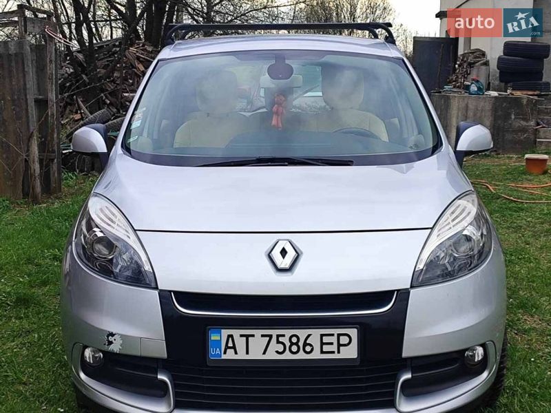 Минивэн Renault Scenic 2013 в Ивано-Франковске