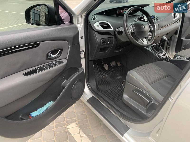 Минивэн Renault Scenic 2012 в Житомире