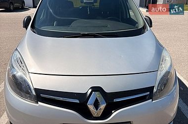 Минивэн Renault Scenic 2015 в Зубре