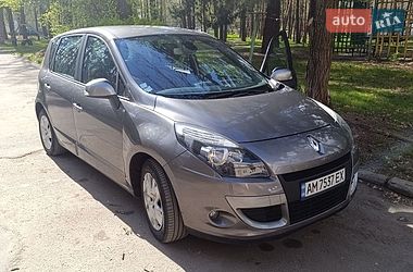 Минивэн Renault Scenic 2011 в Иршанске