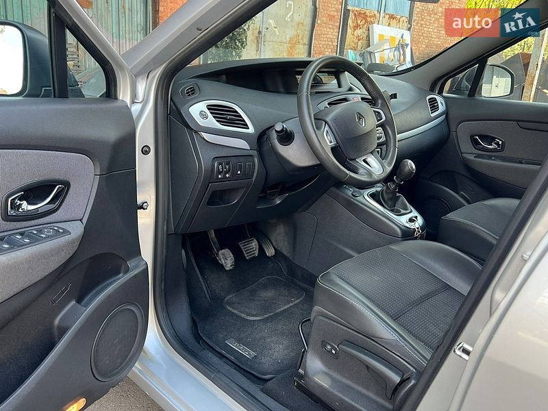 Минивэн Renault Scenic 2012 в Киеве