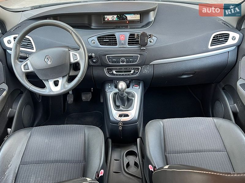 Минивэн Renault Scenic 2012 в Киеве