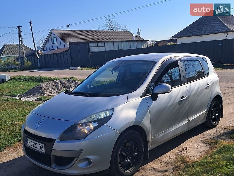 Renault Scenic 2011
