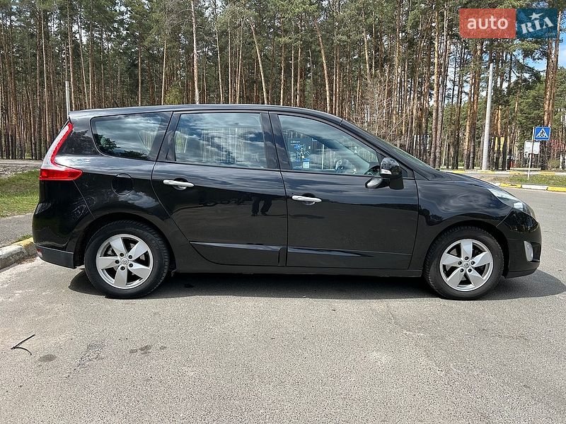 Мінівен Renault Scenic 2010 в Ірпені