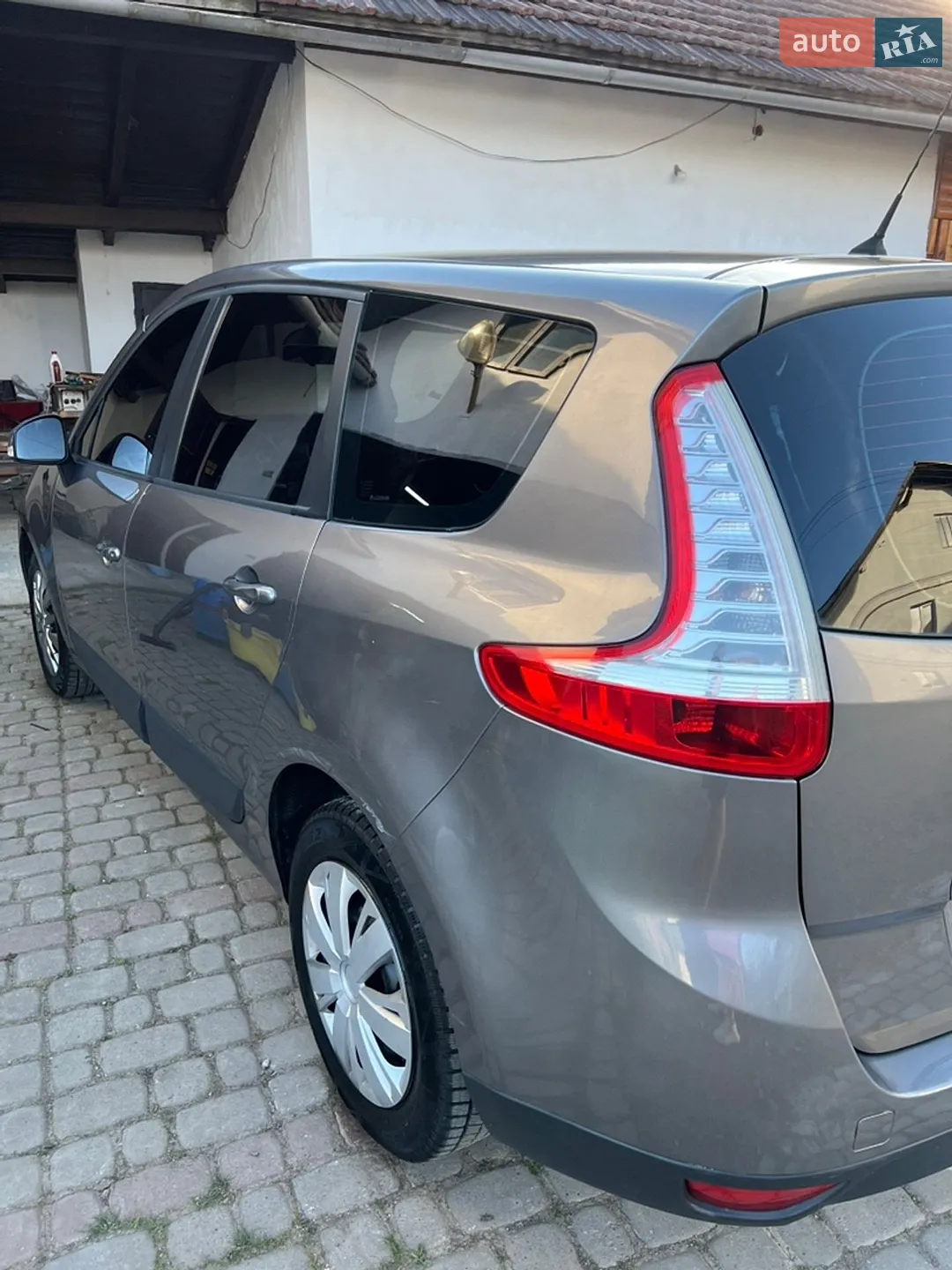 2010 Renault Scenic - мініатюра 2