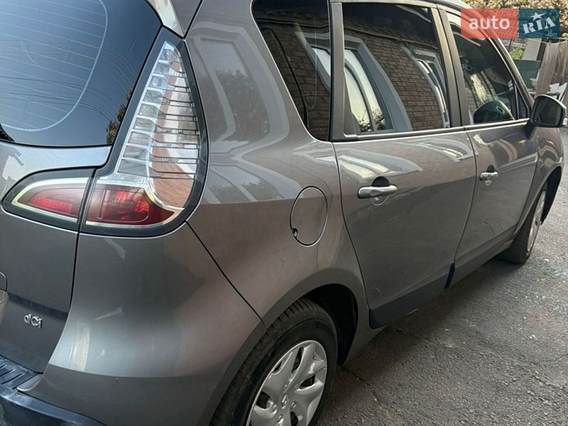 Минивэн Renault Scenic 2013 в Полтаве