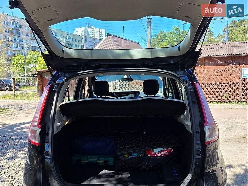 Минивэн Renault Scenic 2011 в Киеве