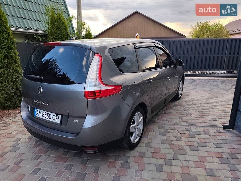 Минивэн Renault Scenic 2012 в Звягеле