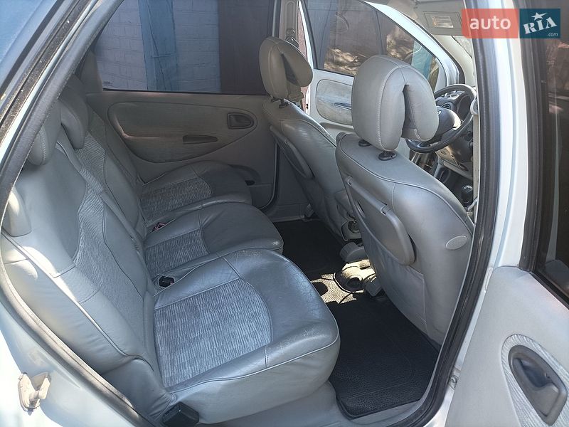 Минивэн Renault Scenic 2001 в Кобеляках