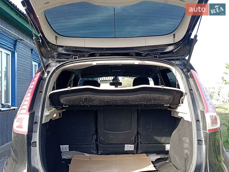 Минивэн Renault Scenic 2011 в Глобине