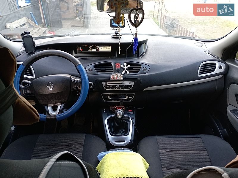 Минивэн Renault Scenic 2011 в Глобине