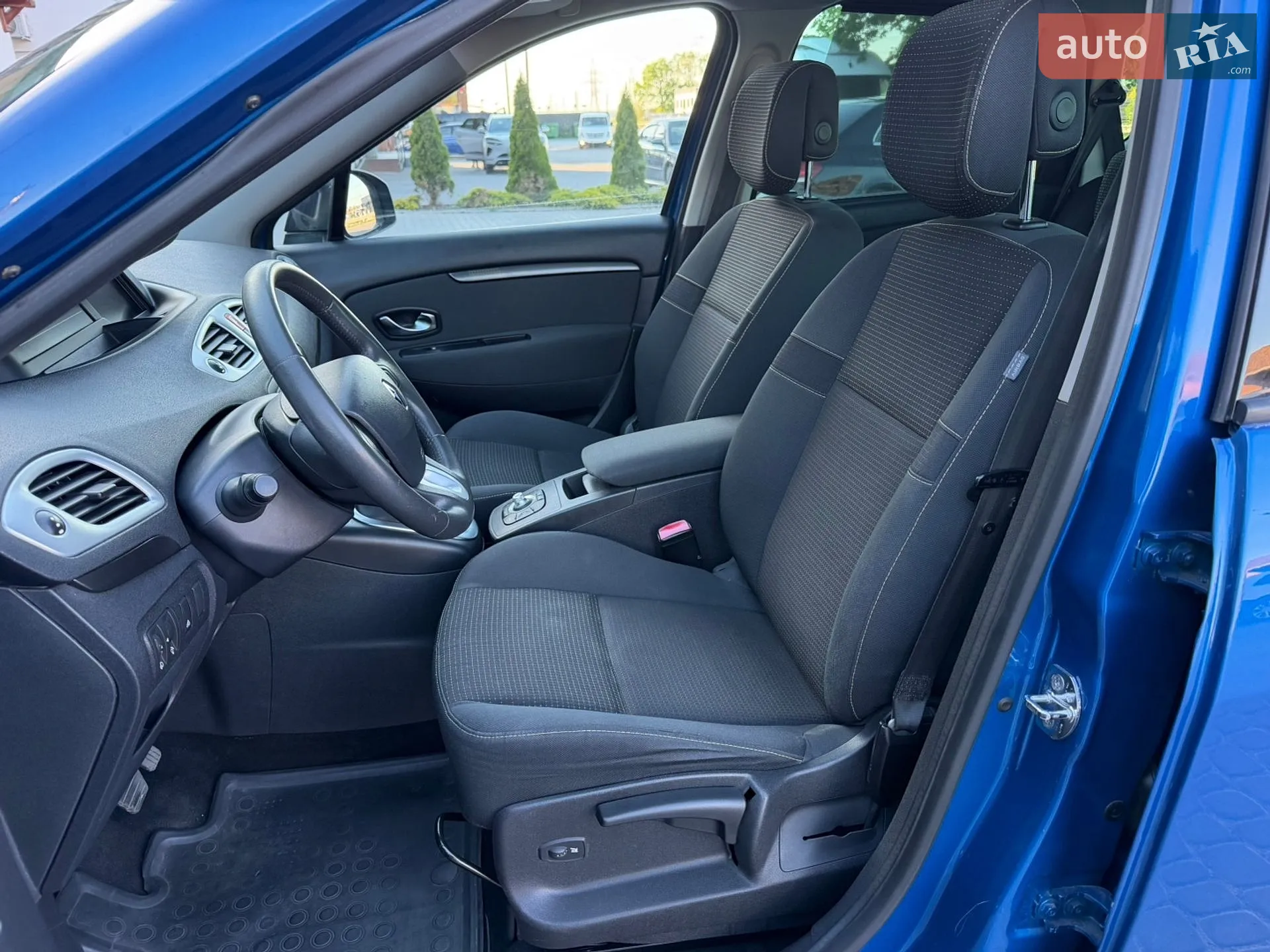 2010 Renault Scenic - мініатюра 13