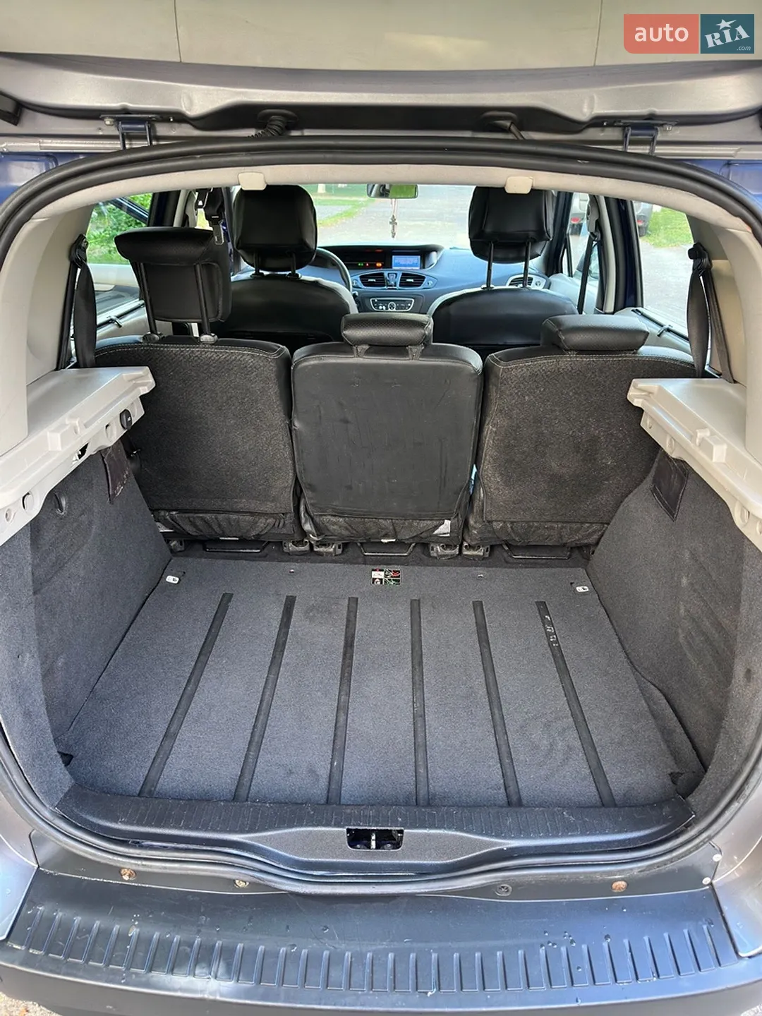 2010 Renault Scenic - мініатюра 12