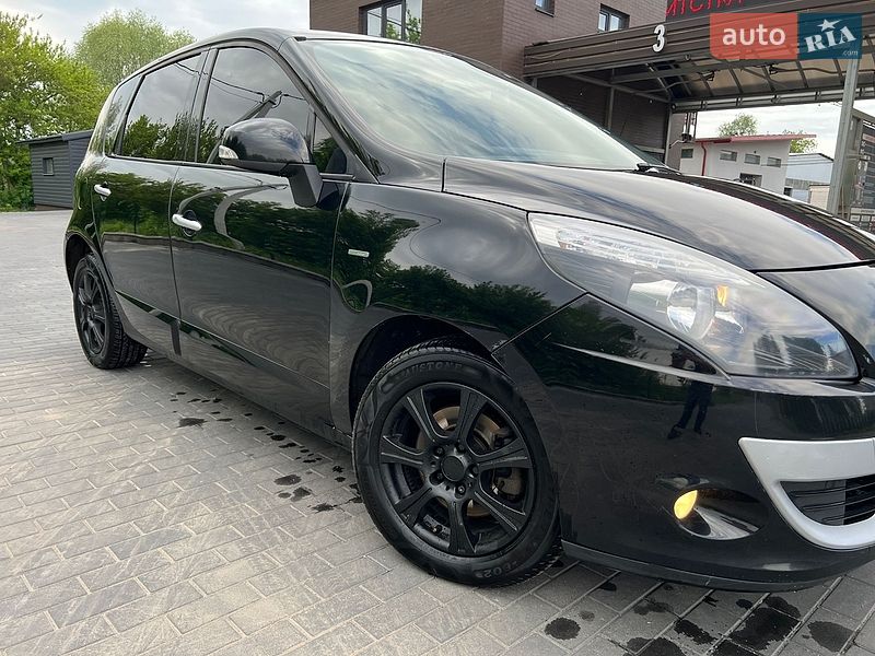 Минивэн Renault Scenic 2011 в Ровно