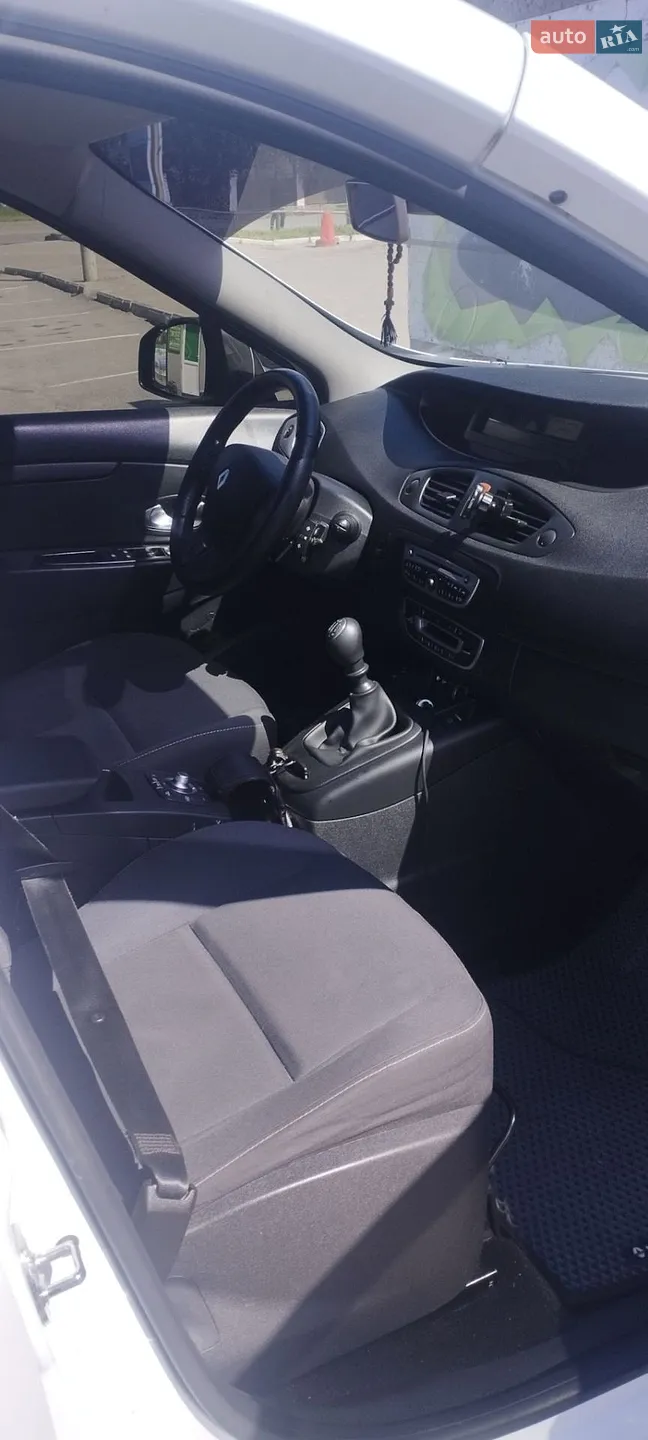 2010 Renault Scenic - мініатюра 10