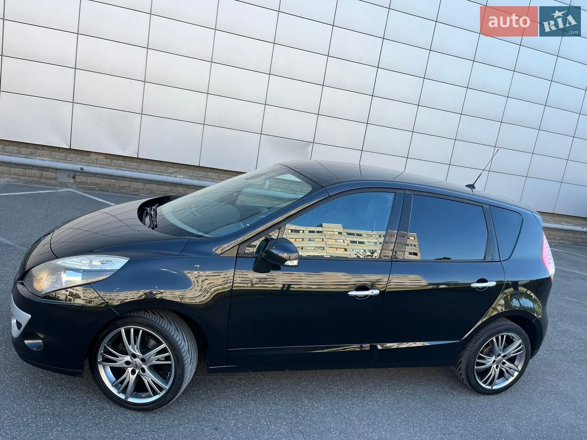 2010 Renault Scenic - мініатюра 17