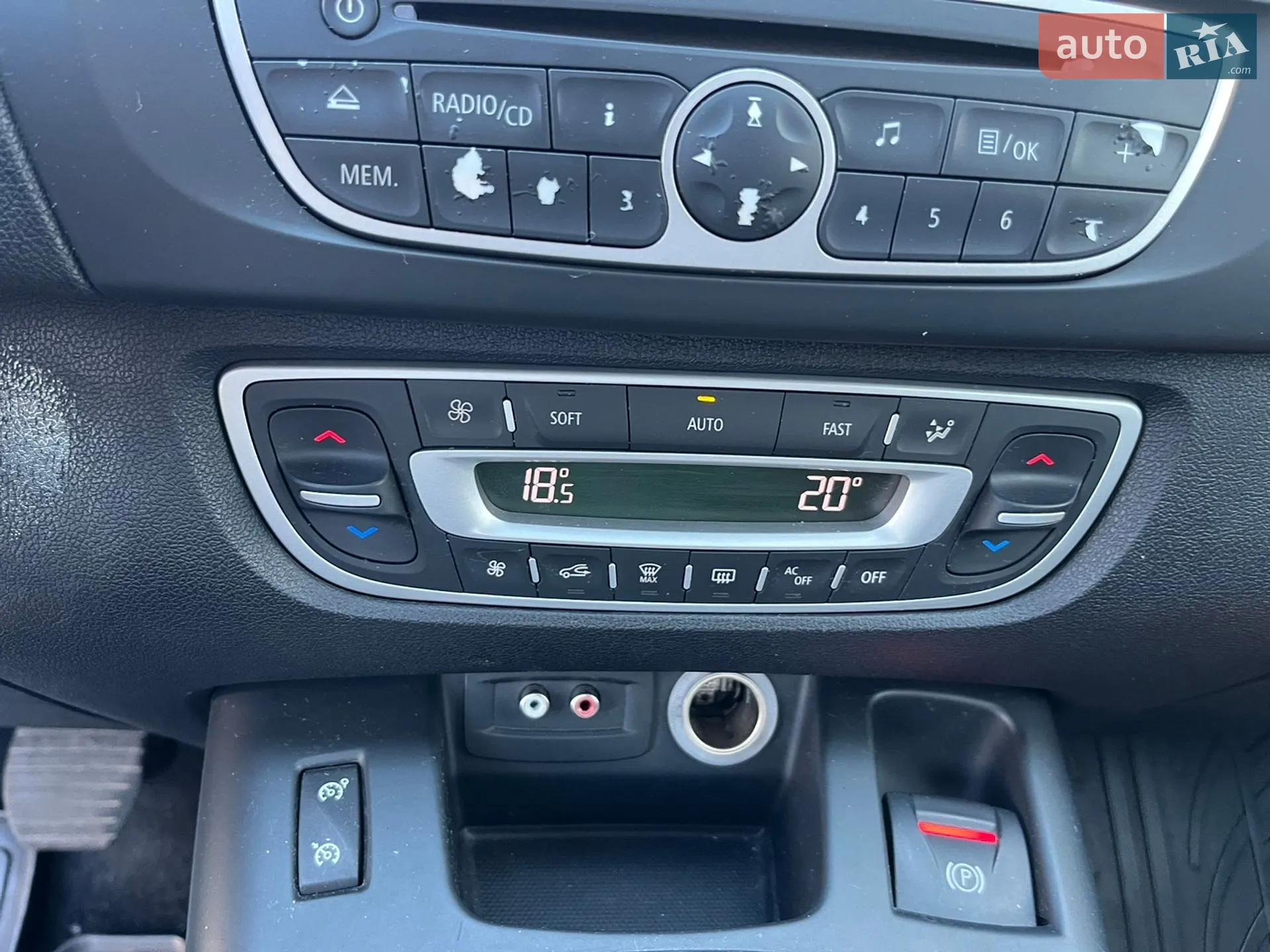 2010 Renault Scenic - мініатюра 27