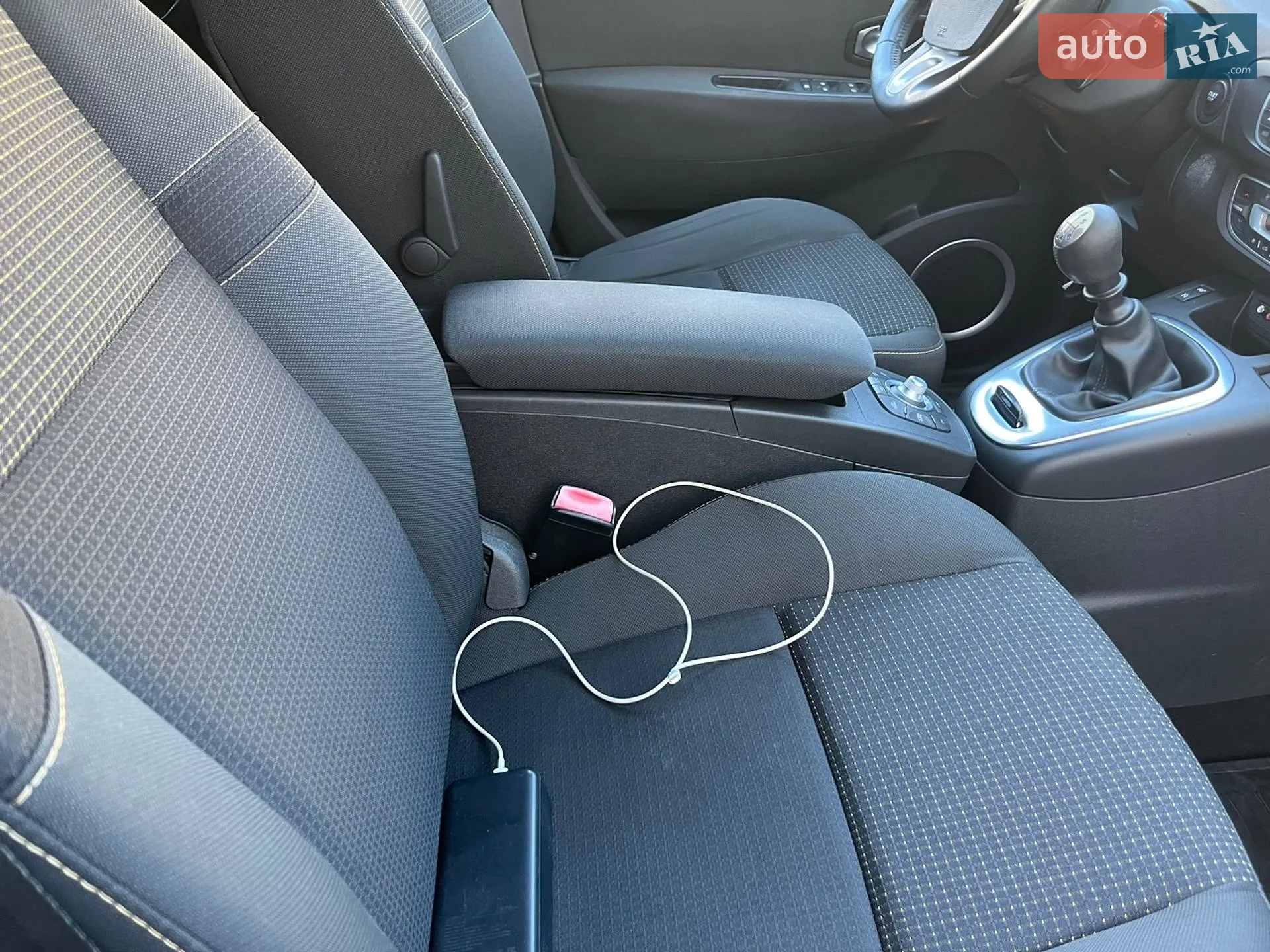 2010 Renault Scenic - мініатюра 37