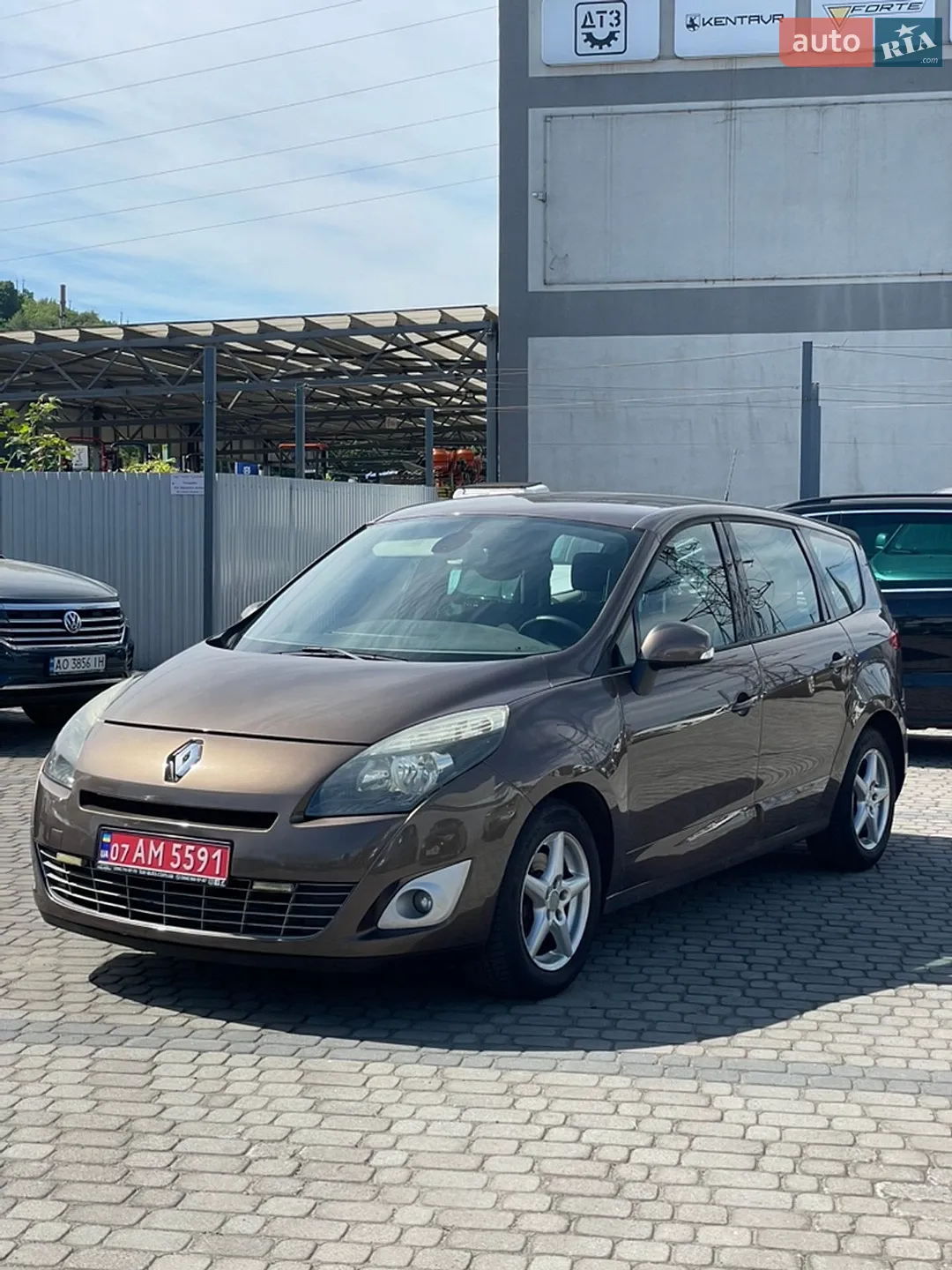 2010 Renault Scenic - мініатюра 2