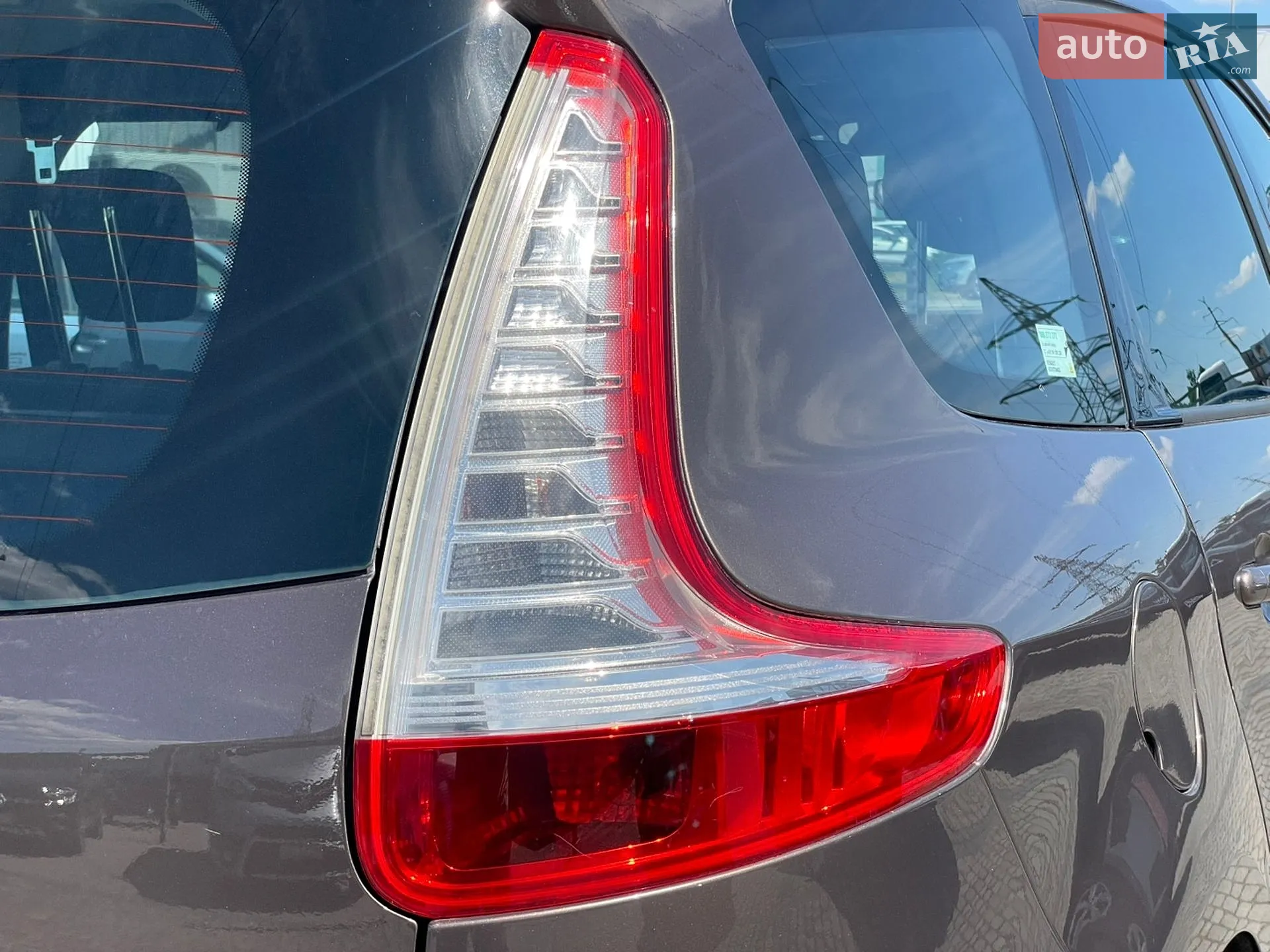 2010 Renault Scenic - мініатюра 17