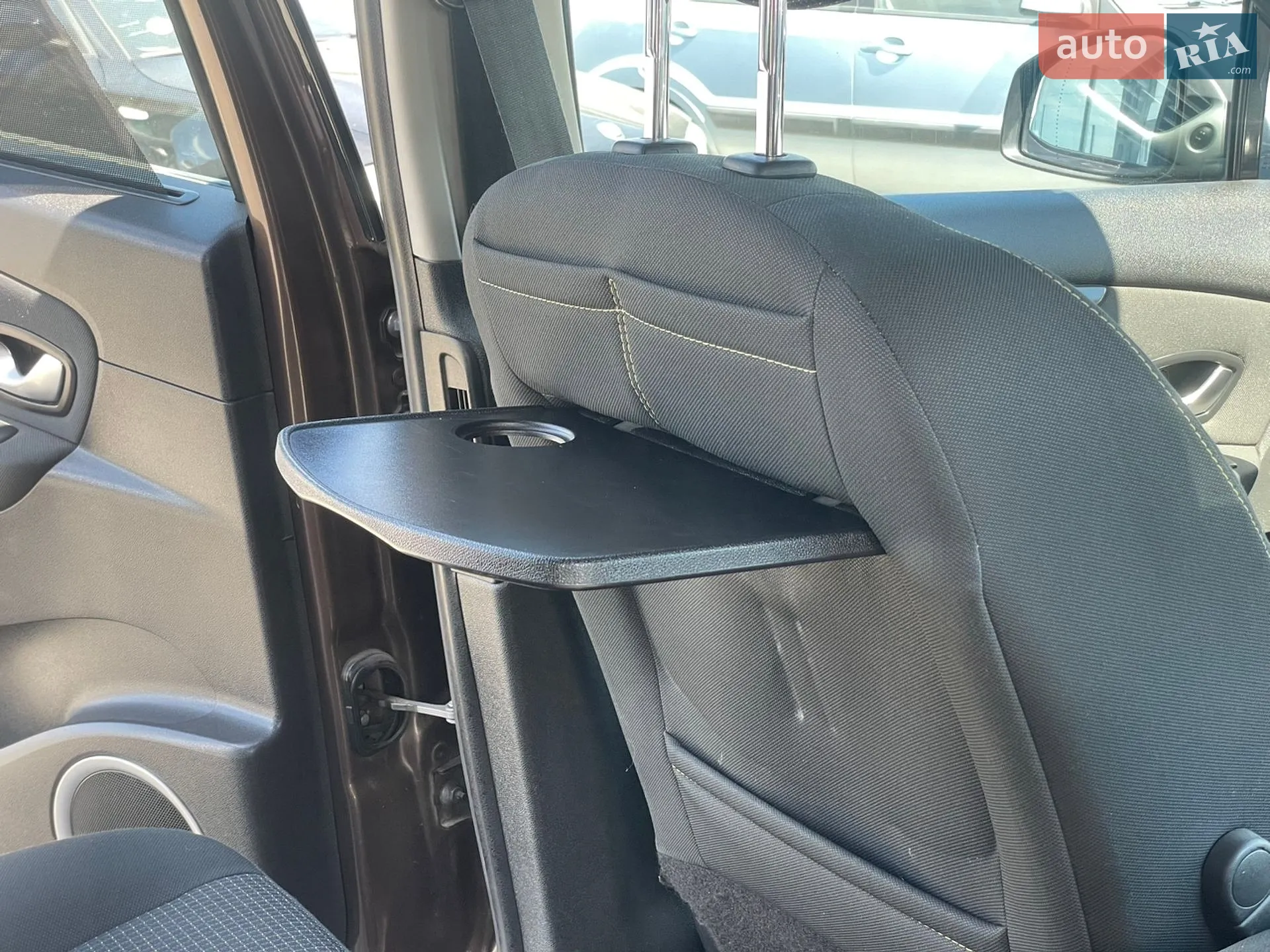 2010 Renault Scenic - мініатюра 23